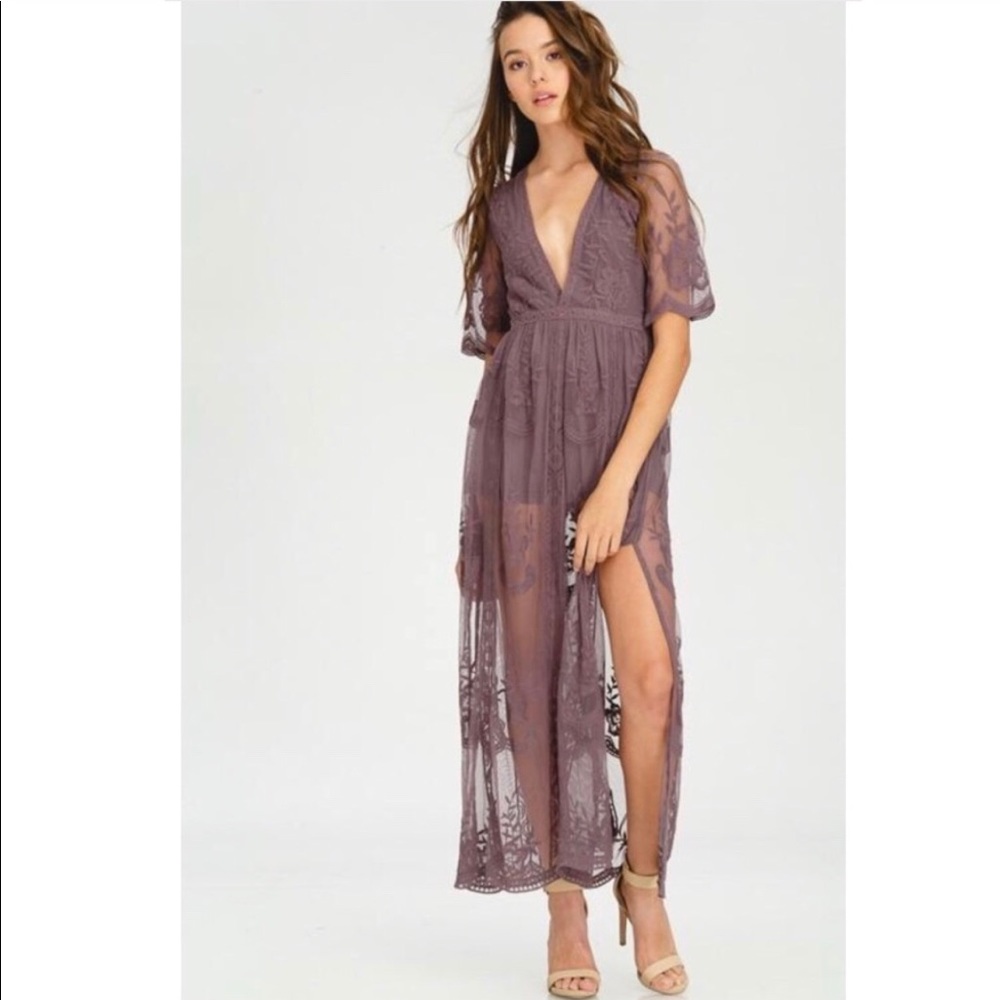 Amelia Lace Maxi Dress